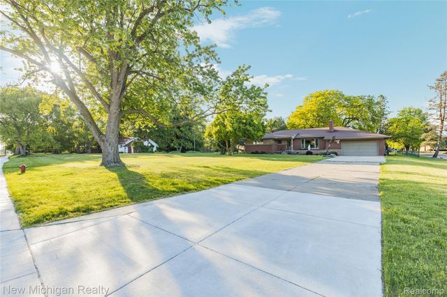 8359 Chicago Road, Warren, MI 48093