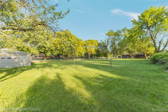 8359 Chicago Road, Warren, MI 48093