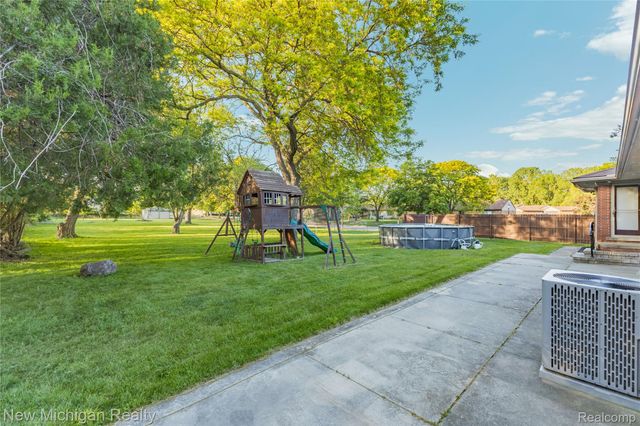 8359 Chicago Road, Warren, MI 48093