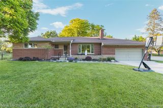 8359 Chicago Road, Warren, MI 48093
