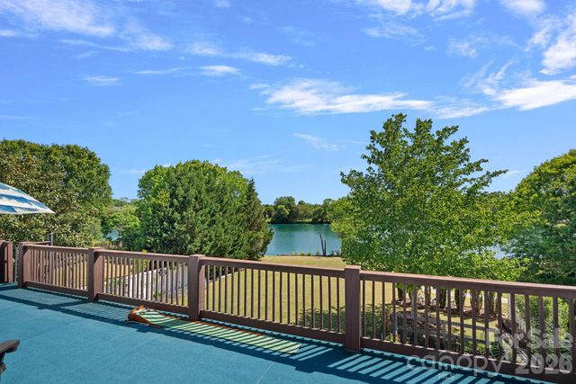 8220 Ruby Valley Road, Charlotte, NC 28277