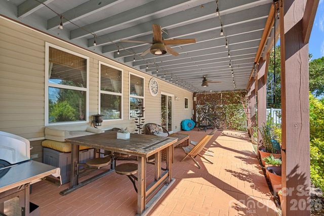 8220 Ruby Valley Road, Charlotte, NC 28277