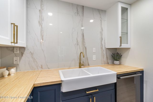 165 Casseekee Trail, Melbourne Beach, FL 32951