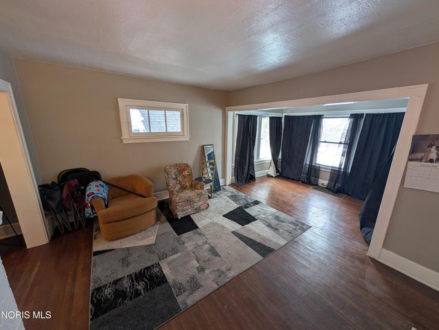 3712 Willys Parkway, Toledo, OH 43612