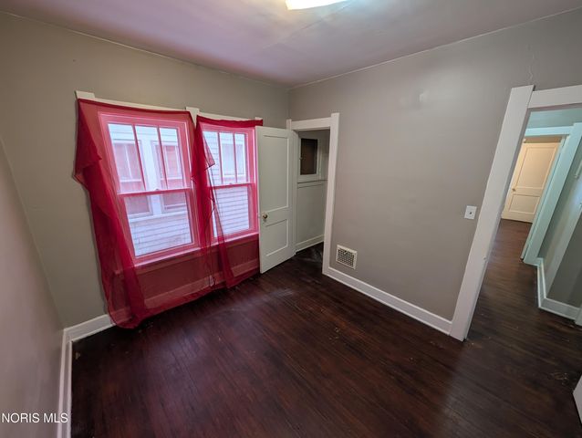 3712 Willys Parkway, Toledo, OH 43612