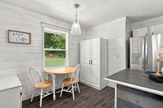 3423 W El Castile Street, Springfield, MO 65807