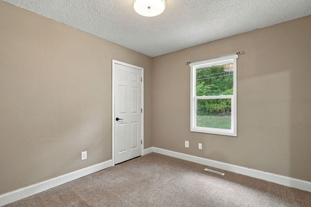 3423 W El Castile Street, Springfield, MO 65807