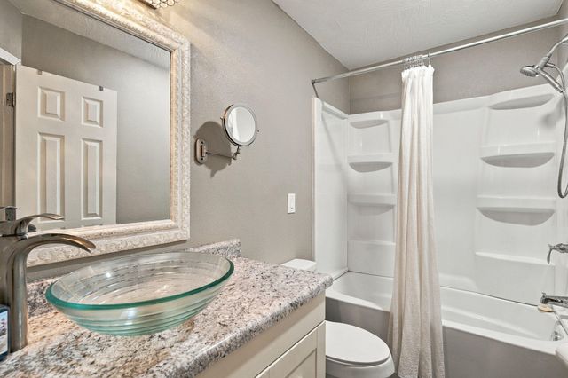 3423 W El Castile Street, Springfield, MO 65807