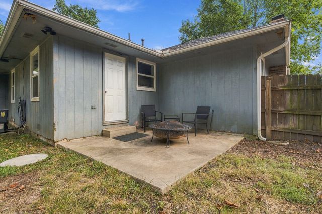 3423 W El Castile Street, Springfield, MO 65807