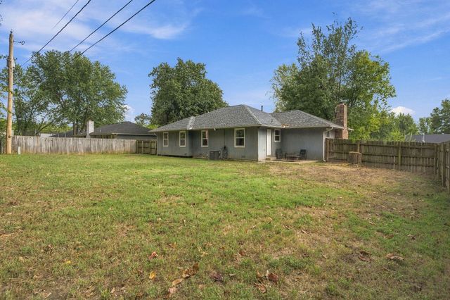 3423 W El Castile Street, Springfield, MO 65807