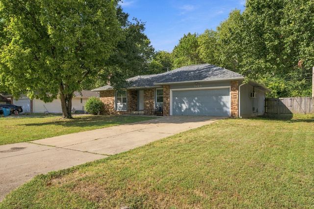 3423 W El Castile Street, Springfield, MO 65807