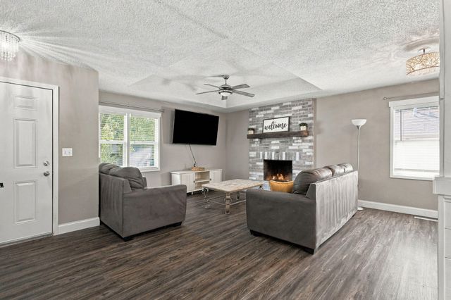 3423 W El Castile Street, Springfield, MO 65807