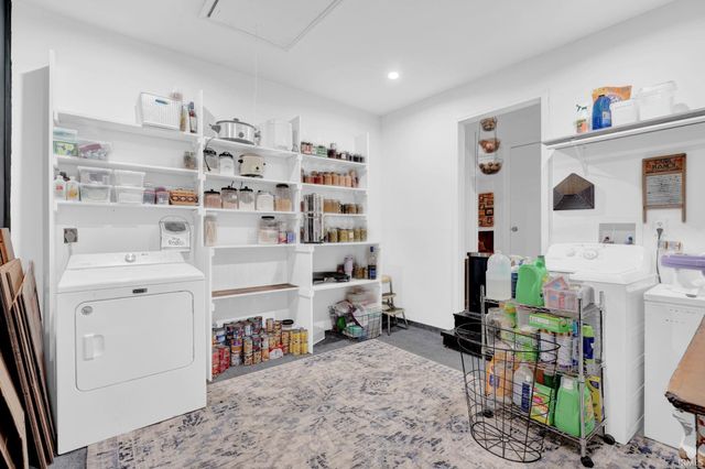 845 Park Plaza Drive, Evansville, IN 47715