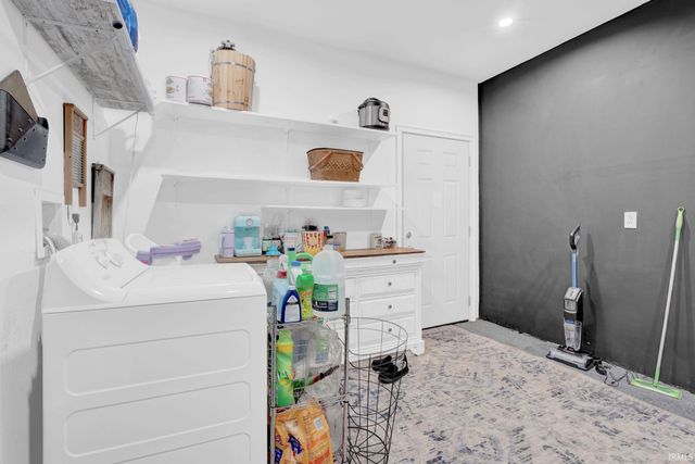 845 Park Plaza Drive, Evansville, IN 47715