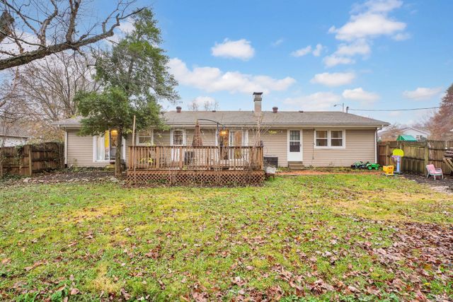 845 Park Plaza Drive, Evansville, IN 47715