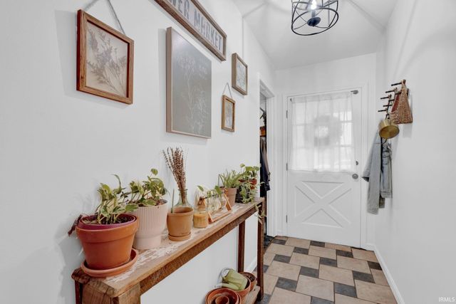 845 Park Plaza Drive, Evansville, IN 47715