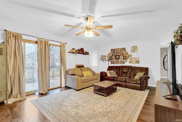 845 Park Plaza Drive, Evansville, IN 47715