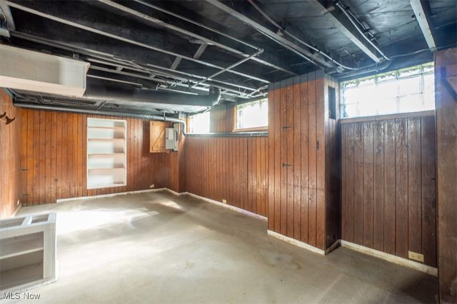 1922 12th Street, Cuyahoga Falls, OH 44223