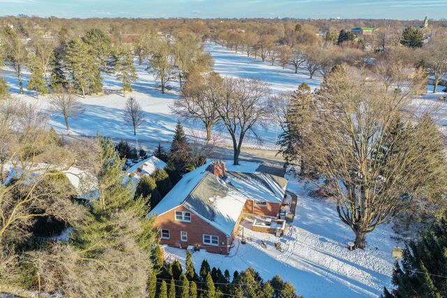 2853 N Colonial DRIVE, Milwaukee, WI 53222