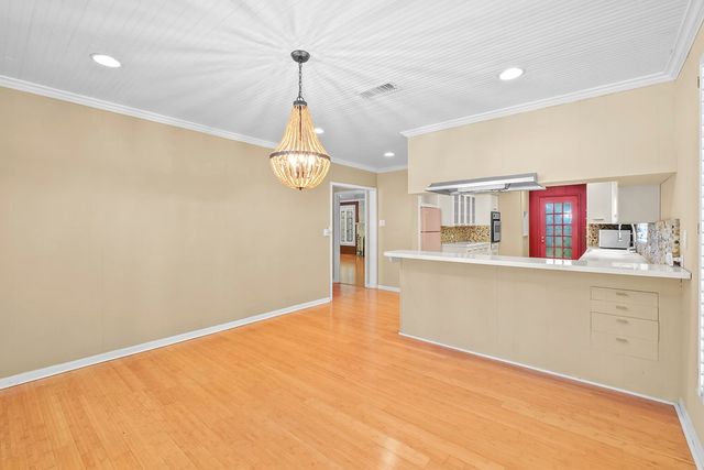 825 Myrta St, Kerrville, TX 78028