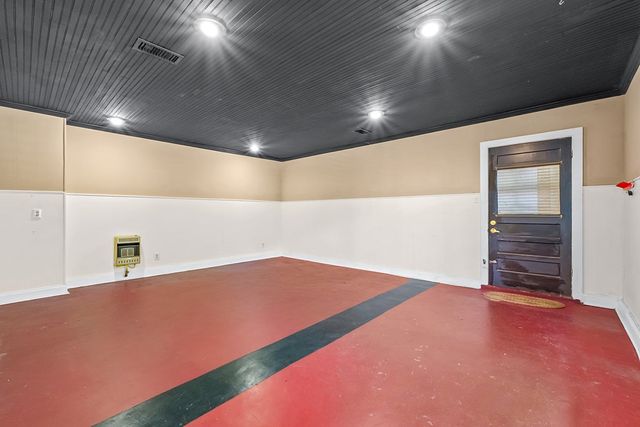 825 Myrta St, Kerrville, TX 78028