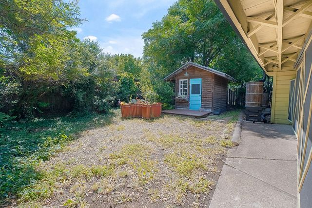 825 Myrta St, Kerrville, TX 78028