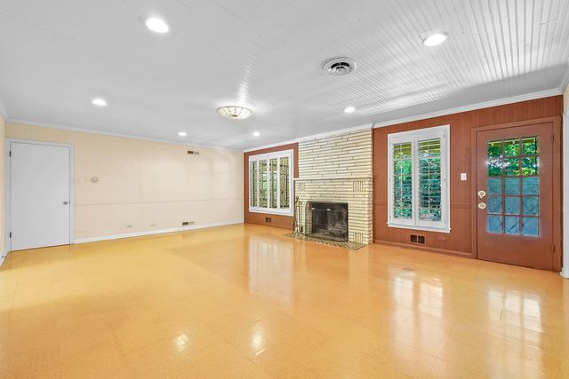 825 Myrta St, Kerrville, TX 78028