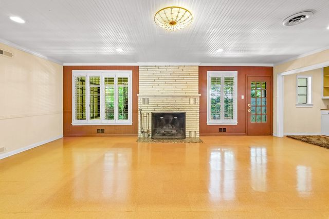 825 Myrta St, Kerrville, TX 78028