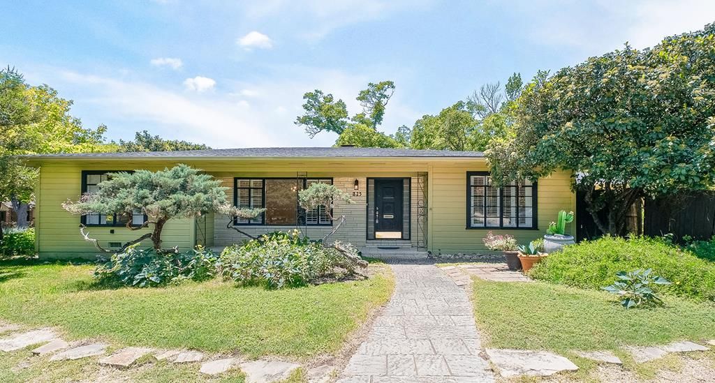 825 Myrta St, Kerrville, TX 78028