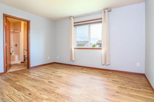 4507 Newport Lane, West Fargo, ND 58078