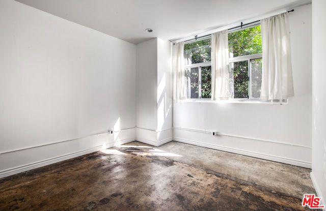 215 W 7th Street 201, Los Angeles, CA 90014