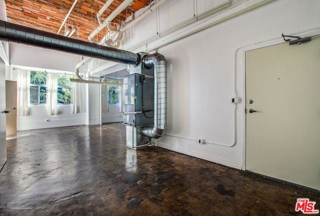215 W 7th Street 201, Los Angeles, CA 90014