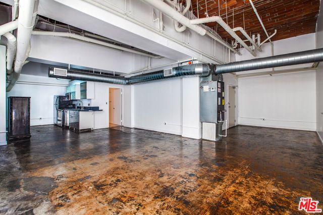 215 W 7th Street 201, Los Angeles, CA 90014