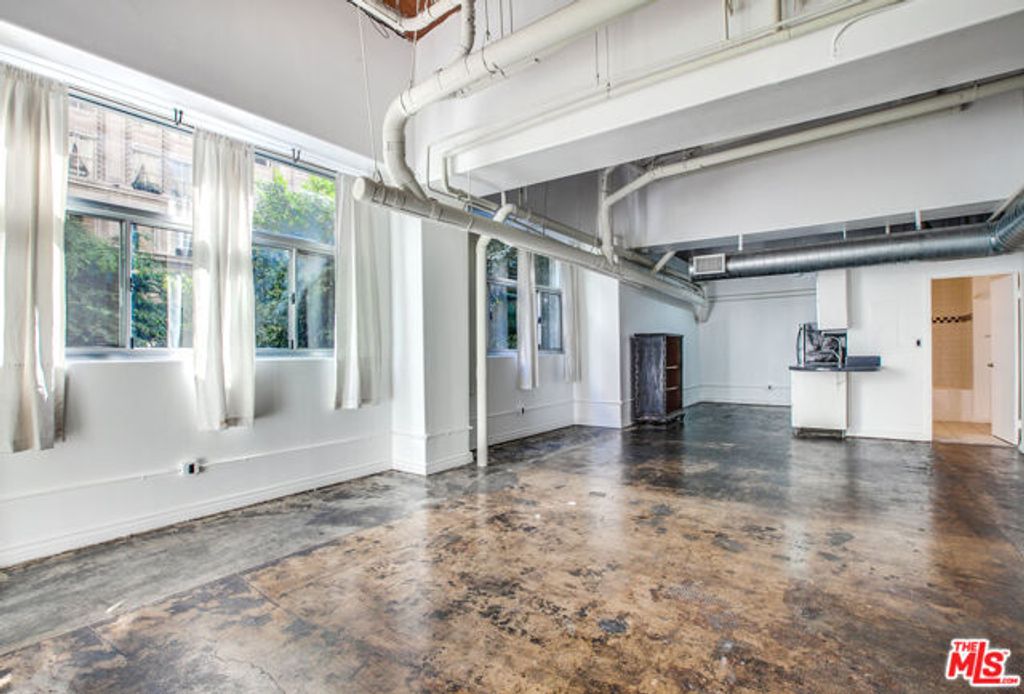 215 W 7th Street 201, Los Angeles, CA 90014