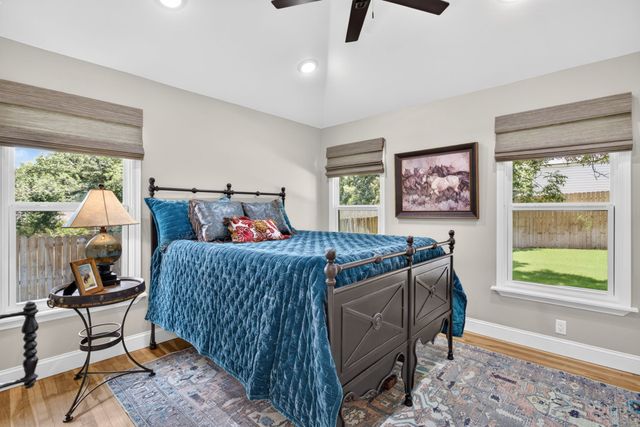 515 W Couts Street, Weatherford, TX 76086