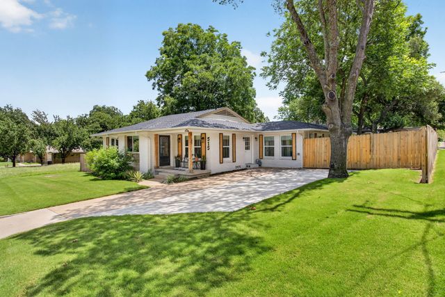 515 W Couts Street, Weatherford, TX 76086