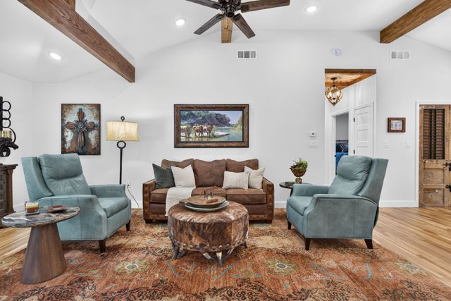 515 W Couts Street, Weatherford, TX 76086