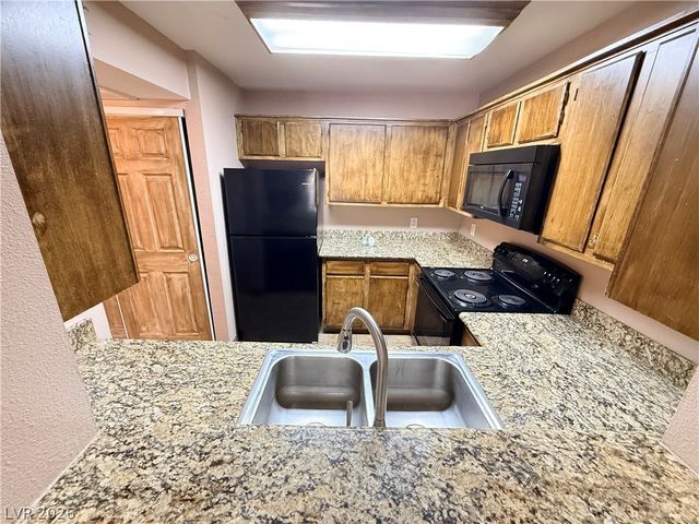 7730 Secret Shore Drive 202, Las Vegas, NV 89128