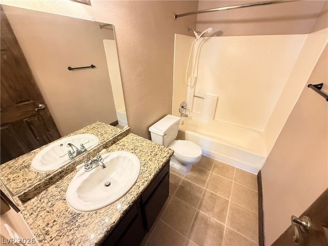 7730 Secret Shore Drive 202, Las Vegas, NV 89128