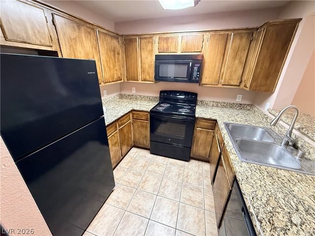 7730 Secret Shore Drive 202, Las Vegas, NV 89128