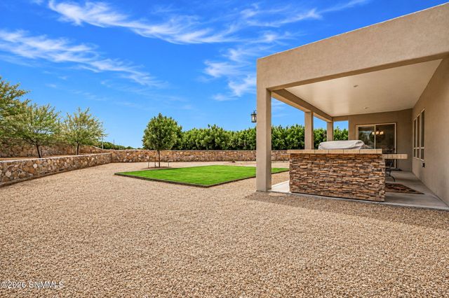7561 Cubalaya Place, Las Cruces, NM 88007