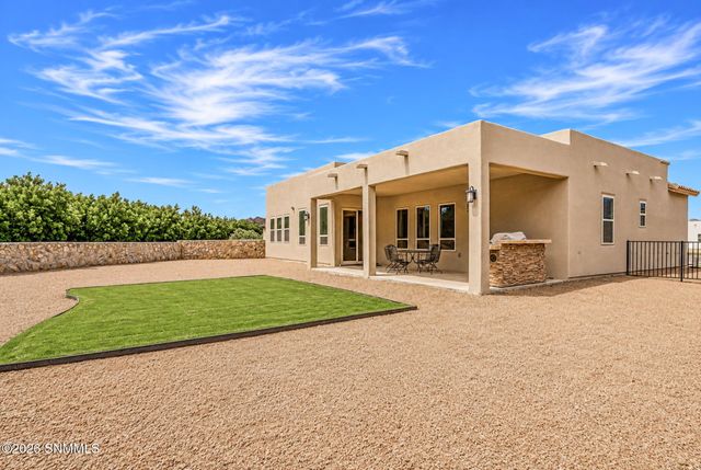7561 Cubalaya Place, Las Cruces, NM 88007