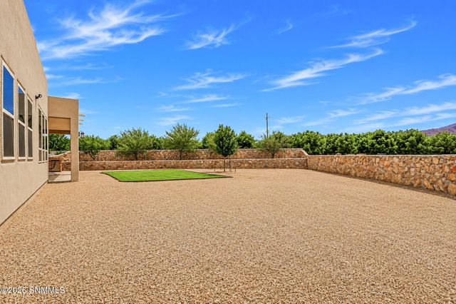 7561 Cubalaya Place, Las Cruces, NM 88007
