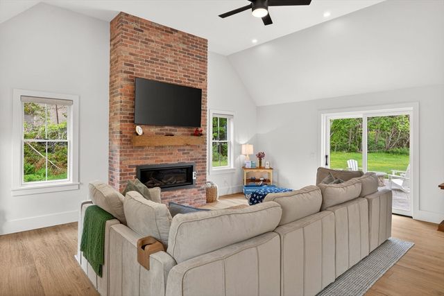 4 Gimme Circle, Sandwich, MA 02653