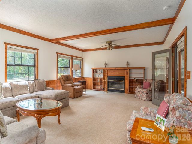 169 N Serpentine Avenue, Hot Springs, NC 28743