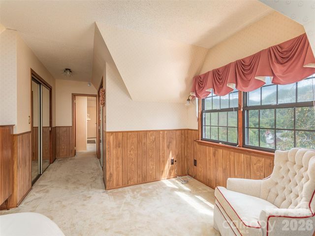 169 N Serpentine Avenue, Hot Springs, NC 28743