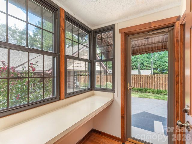 169 N Serpentine Avenue, Hot Springs, NC 28743