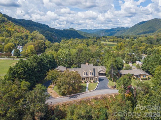 169 N Serpentine Avenue, Hot Springs, NC 28743