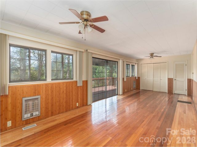 169 N Serpentine Avenue, Hot Springs, NC 28743