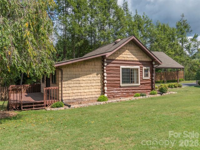 169 N Serpentine Avenue, Hot Springs, NC 28743